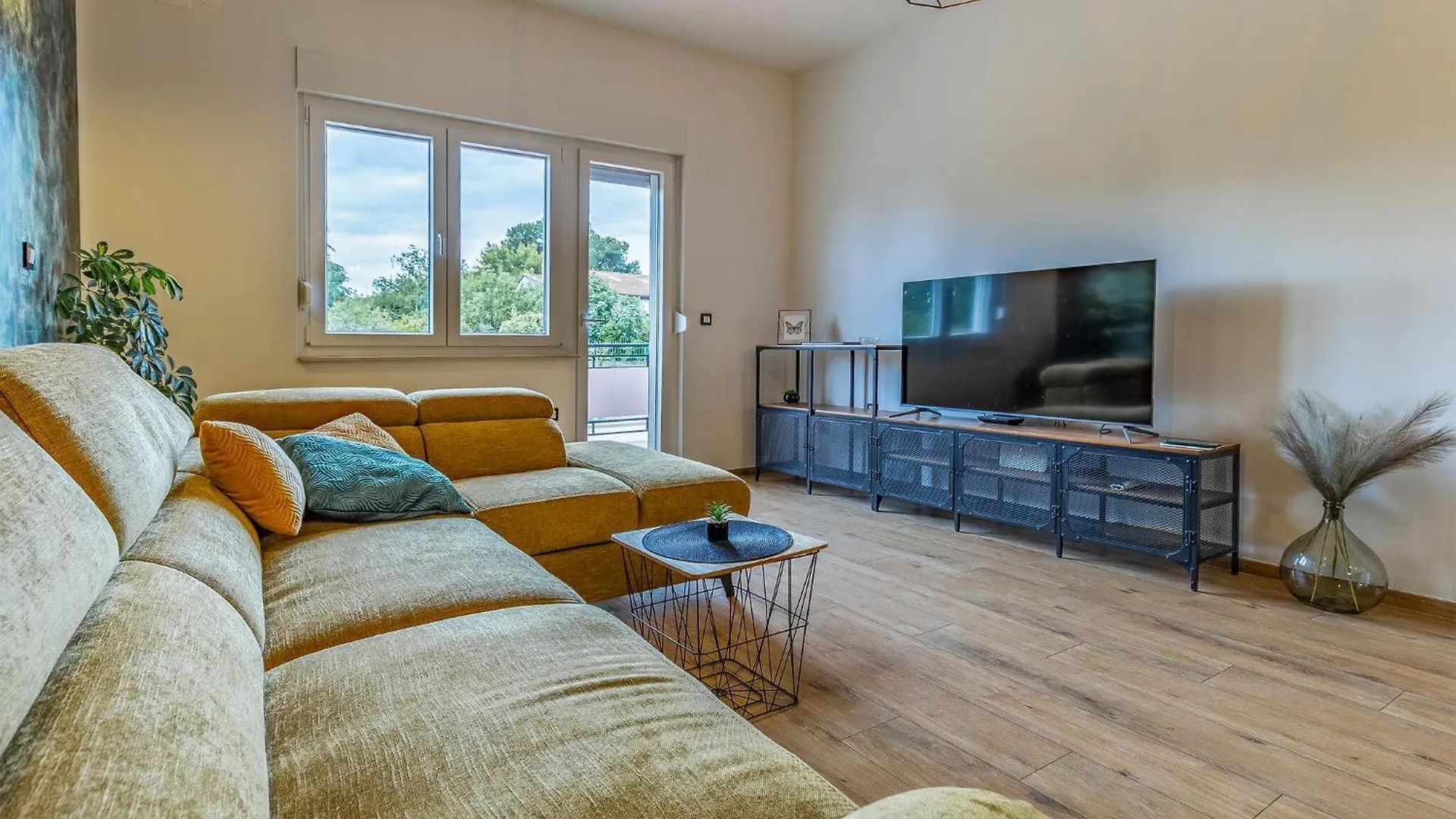 Holiday home Nice Home In Valbandon With Outdoor Swimming Pool