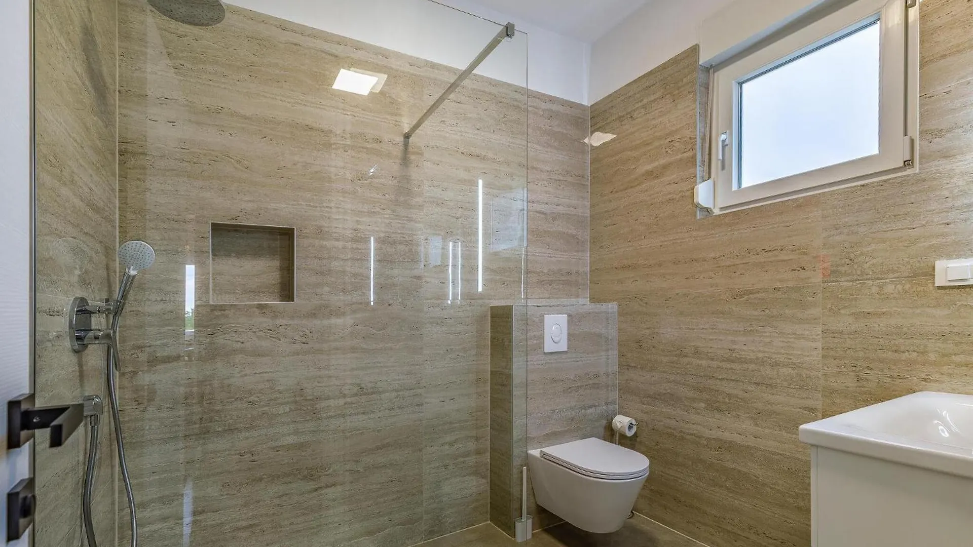 Nice Home In Valbandon With Outdoor Swimming Pool Holiday home