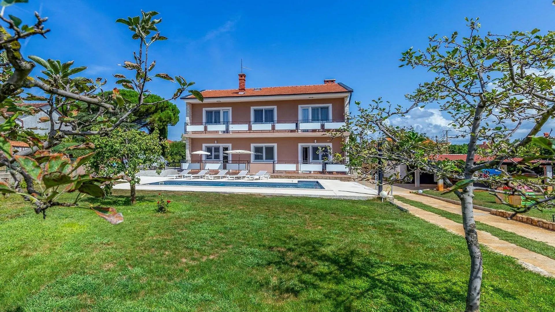 Holiday home Nice Home In Valbandon With Outdoor Swimming Pool